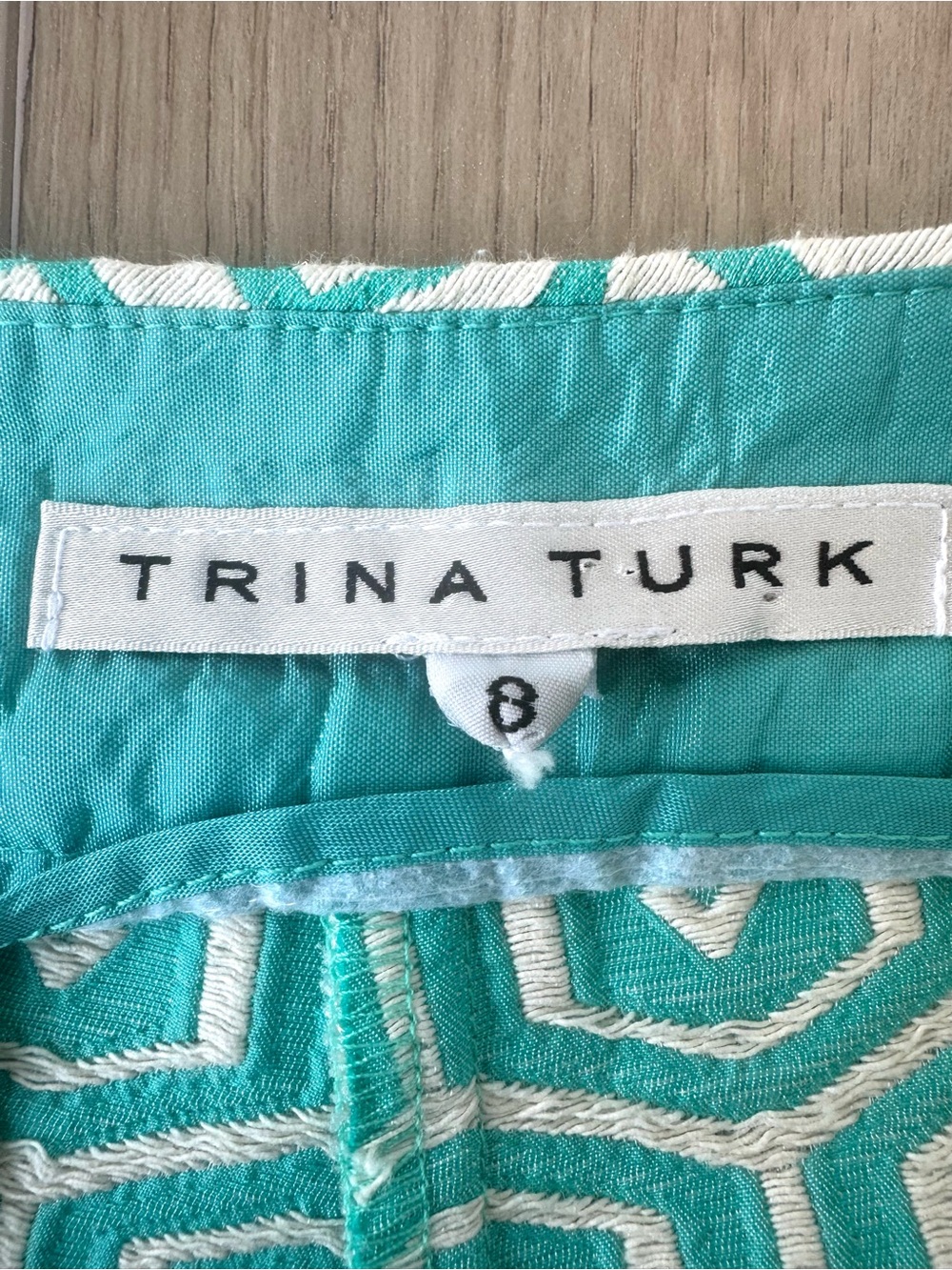 Trina Turk Aqua Geometric Jacquard Tailored Shorts Size 8 EUC Coastal Preppy - Picture 2 of 10